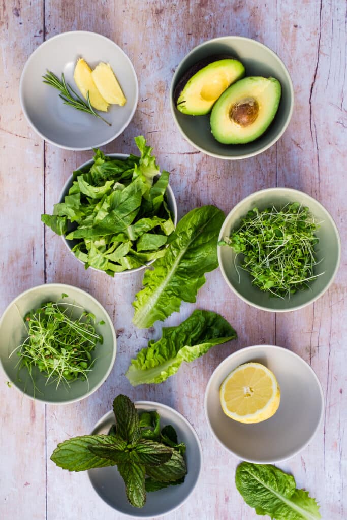 The ingredients for the green smoothie