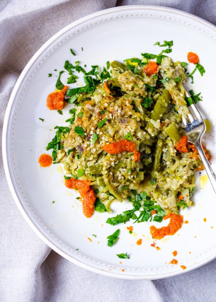 Casserole with asparagus, cauliflower rice and broccoli slaw