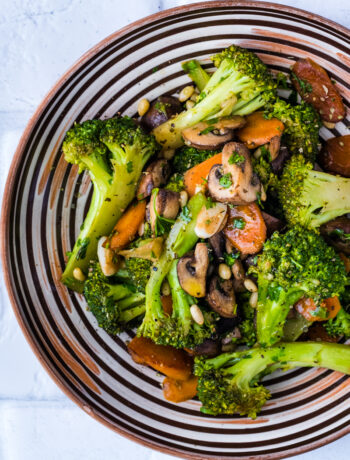 Broccoli and Mushroom Stir-Fry with Oregano