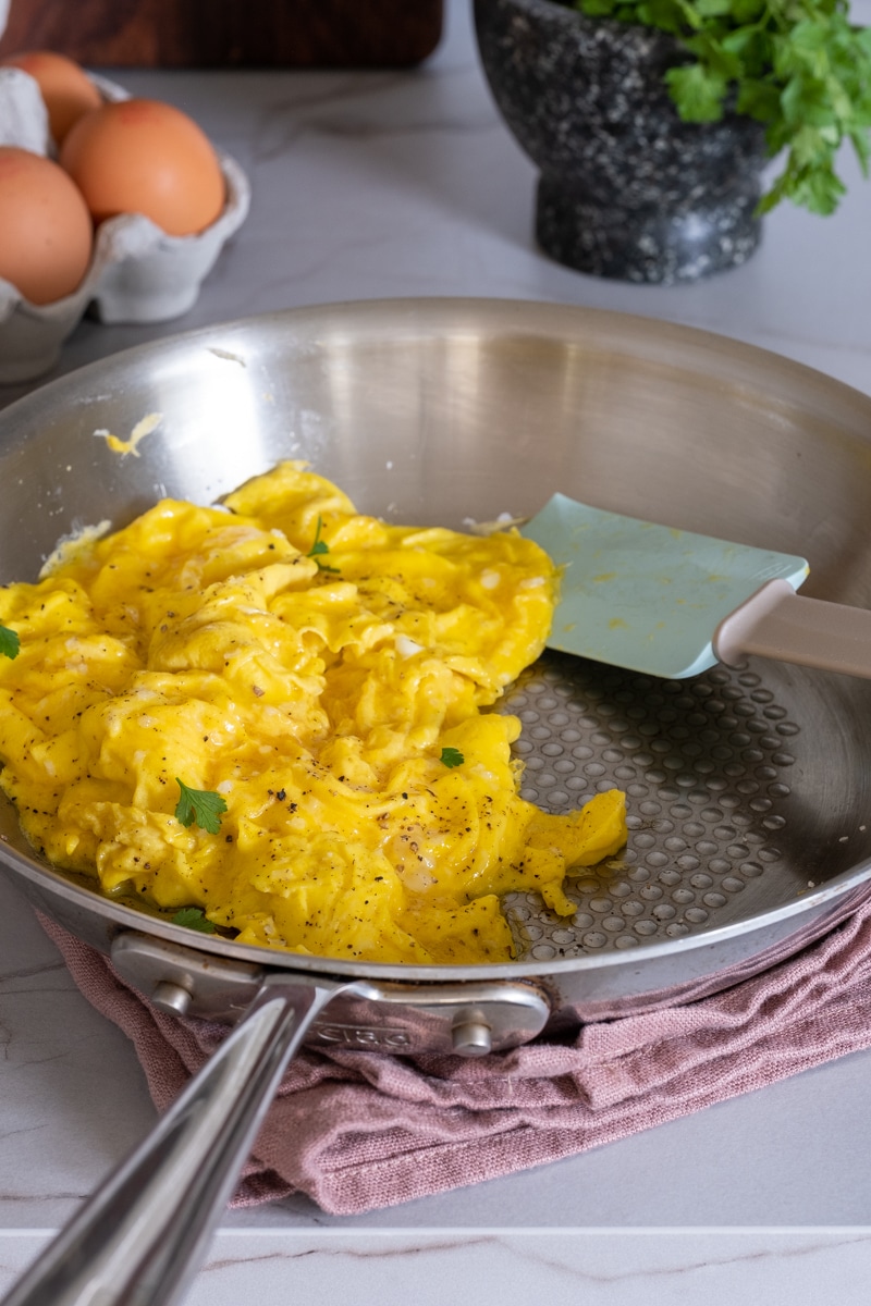 How to Cook Scrambled Eggs in a Stainless Steel Pan (Video