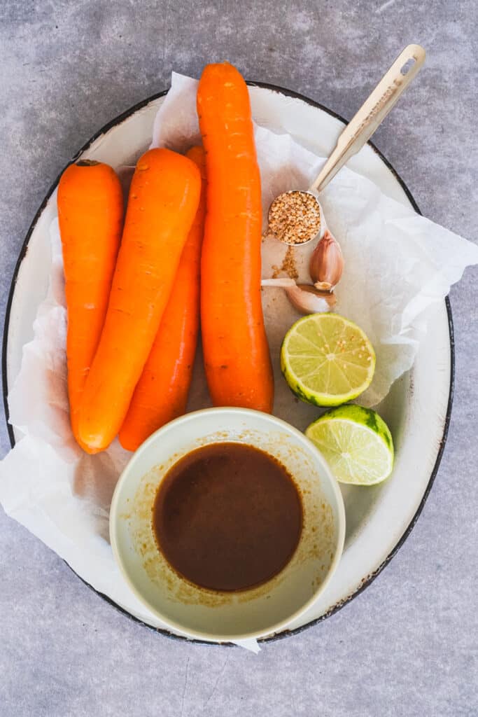 The ingredients for the carrot ribbon salad with sesame salt
