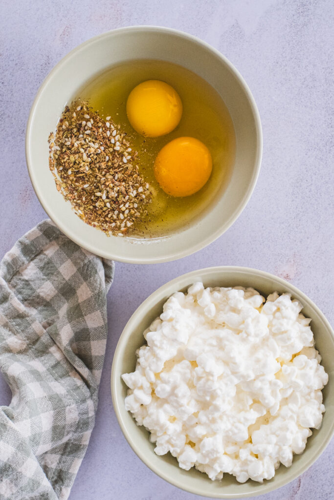 Ingredients for the cottage cheese flatbread.