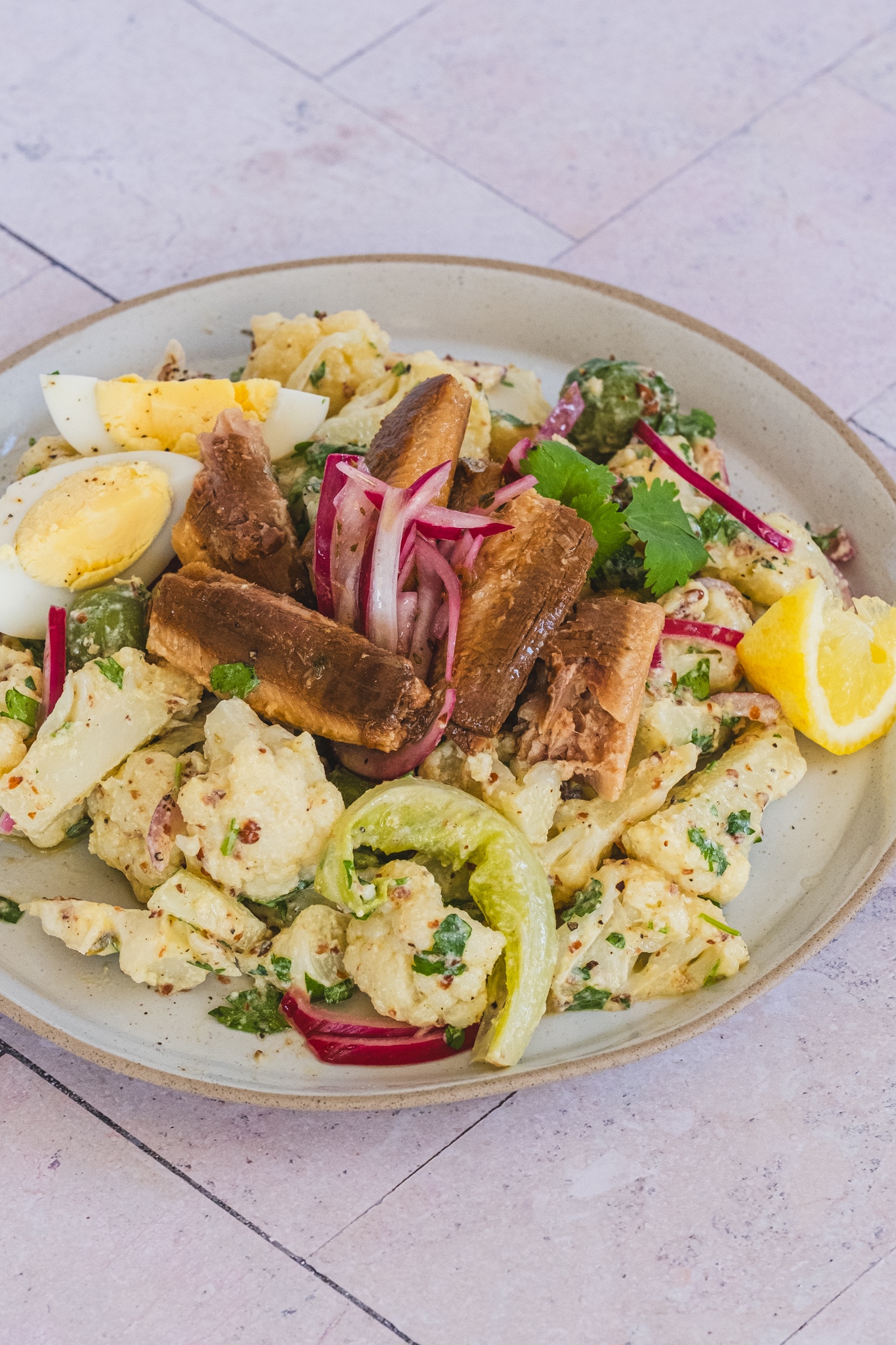 Salada de Sardinha e Couve Flor com Molho de Ovo Cozido